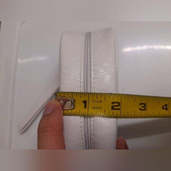 Oakley Empty Soft shell case + Pouch (Ivory/White) - Picture 11 of 11